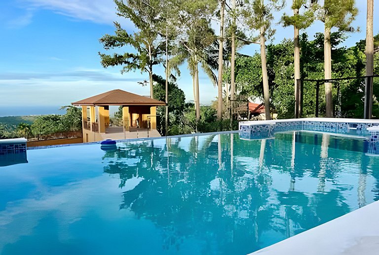 Villa Paz I el cupey, juegos, piscina y jacuzzi
