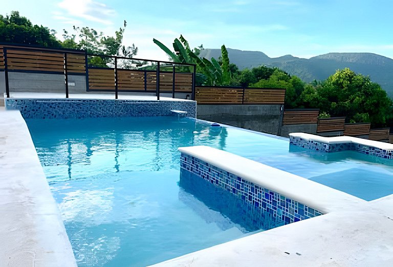 Villa Paz I el cupey, juegos, piscina y jacuzzi
