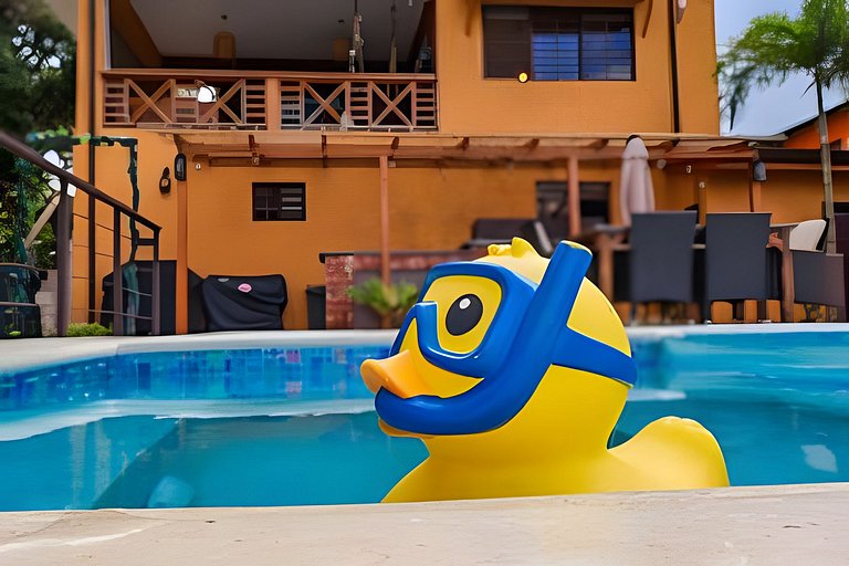 Villa Paz I el cupey, juegos, piscina y jacuzzi